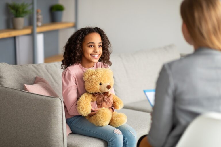 When Should I Take My Young Child to See a Therapist? - The Wave Clinic